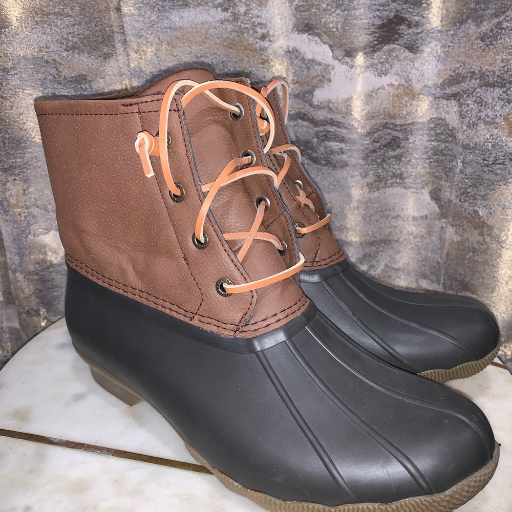 Sperry women’s Saltwater Duck Boots size 9